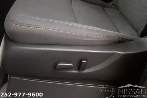 Used 2024 Nissan Frontier SV w/ SV Convenience Package image 14