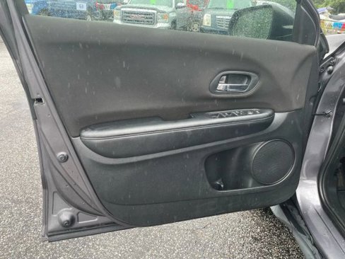 Used 2018 Honda HR-V LX image 12