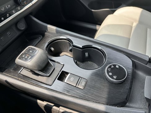 Used 2023 Nissan Rogue SV image 27