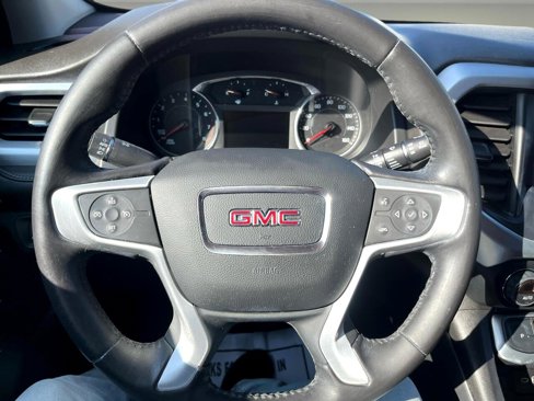 Used 2020 GMC Acadia SLE image 17