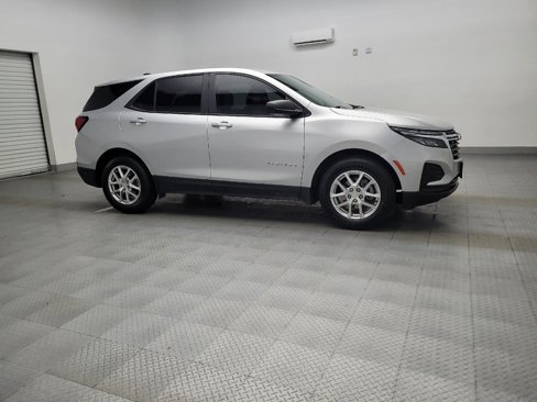 Used 2022 Chevrolet Equinox LS w/ LS Convenience Package image 11