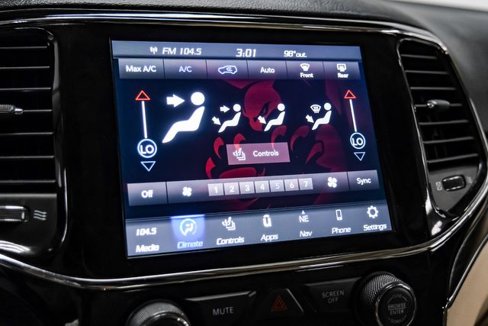 Used 2020 Jeep Grand Cherokee Limited image 32