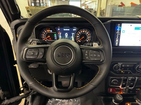 New 2025 Jeep Wrangler Unlimited Rubicon 392 image 13