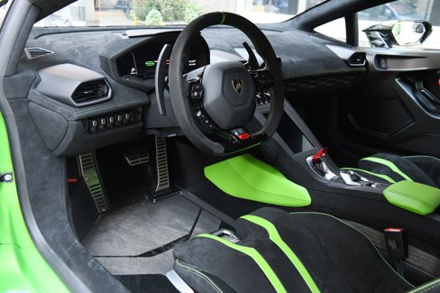 Used 2022 Lamborghini Huracan STO image 13