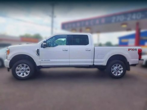 Used 2019 Ford F250 Platinum w/ Platinum Ultimate Package image 2