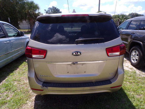 Used 2015 Kia Sedona LX image 6
