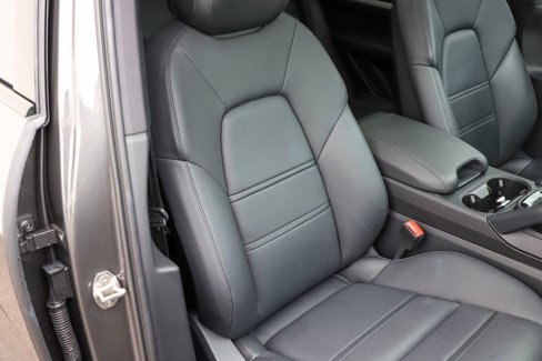 Used 2024 Porsche Cayenne Coupe image 59