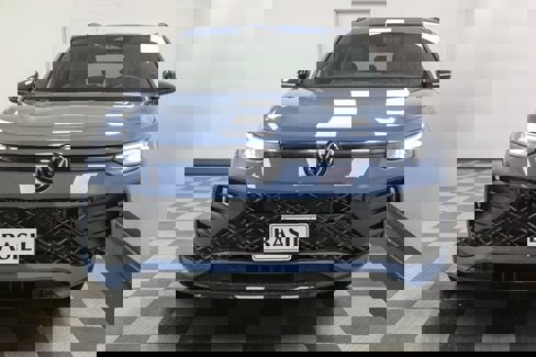 New 2025 Volkswagen Tiguan SE R-Line image 3