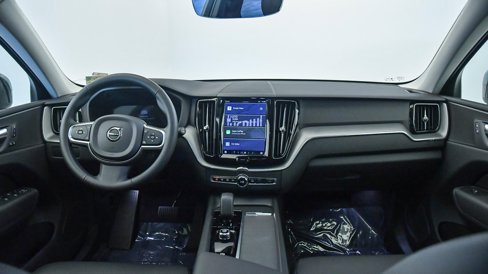 Certified 2025 Volvo XC60 B5 Core w/ Protection Package Premier image 15