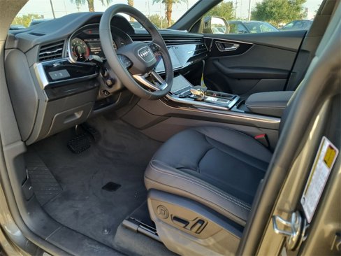 New 2025 Audi Q8 Premium image 2