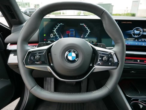 Used 2025 BMW 540i xDrive image 26