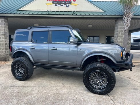Used 2023 Ford Bronco Outer Banks image 3