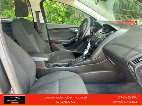 Used 2015 Ford Focus SE image 29