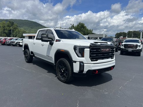 Used 2024 GMC Sierra 2500 AT4 w/ AT4 Preferred Package image 3