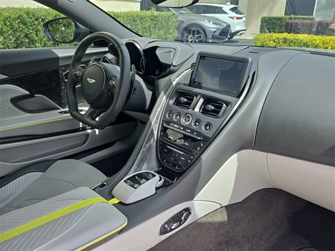 Used 2023 Aston Martin DBS Coupe image 16