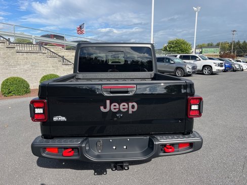 New 2025 Jeep Gladiator Rubicon image 13