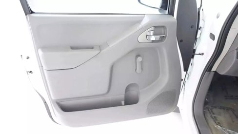 Used 2018 Nissan Frontier S image 12