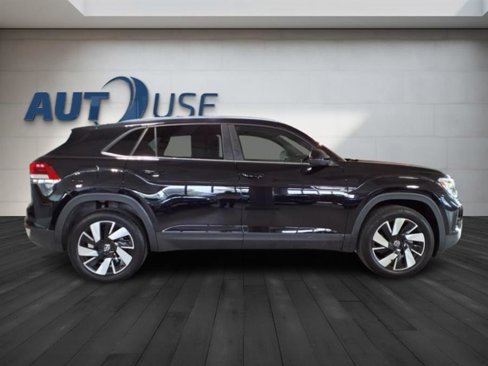 Used 2024 Volkswagen Atlas Cross Sport SE image 7