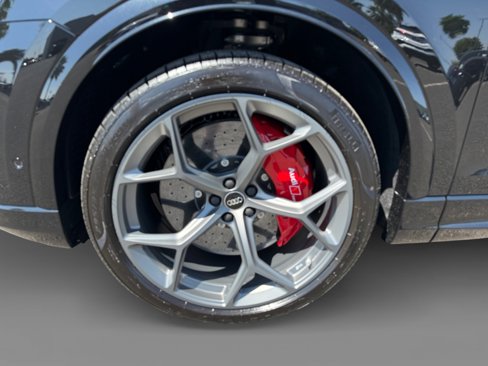 New 2025 Audi RS Q8 performance image 9