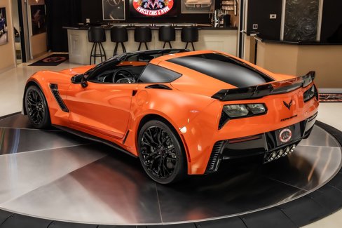 Used 2019 Chevrolet Corvette Z06 w/ Z07 Performance Package image 18
