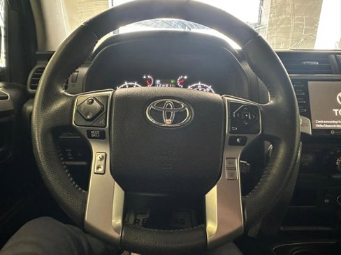 Used 2022 Toyota 4Runner SR5 image 39