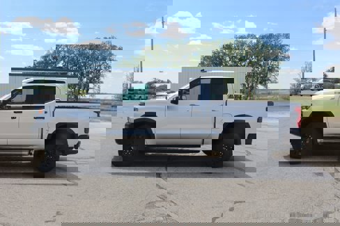 Used 2022 Chevrolet Silverado 1500 ZR2 w/ Technology Package image 2