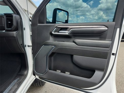 Used 2024 Chevrolet Silverado 2500 LTZ image 32