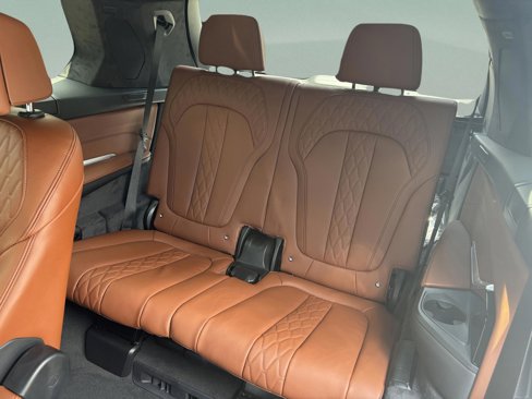 New 2026 BMW X7 M60i image 33