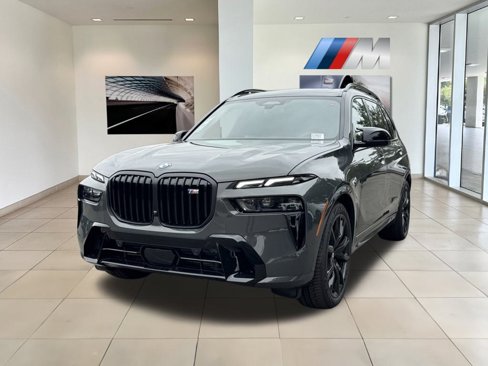 New 2026 BMW X7 M60i image 2