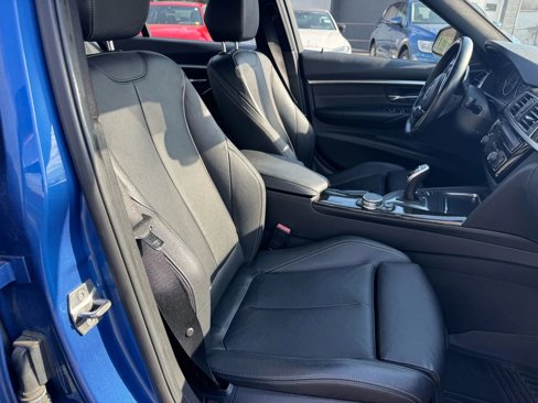 Used 2017 BMW 340i xDrive Sedan w/ Technology Package image 12
