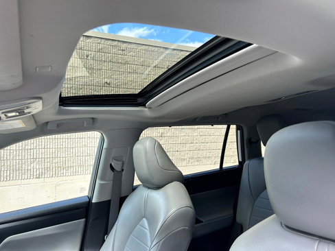 Used 2021 Toyota Highlander XLE image 11