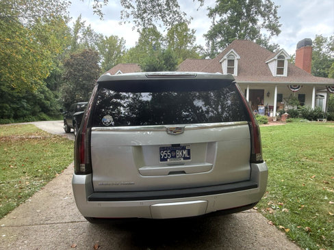 Used 2019 Cadillac Escalade ESV Premium Luxury w/ LPO, Radiant Package image 3
