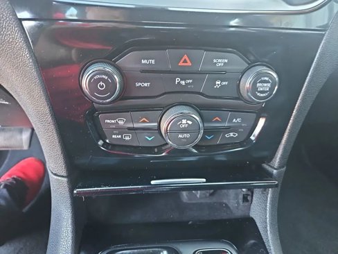 Used 2023 Chrysler 300 S image 11