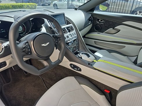 Used 2023 Aston Martin DBS Coupe image 7