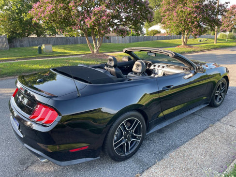 Used 2020 Ford Mustang Premium image 30