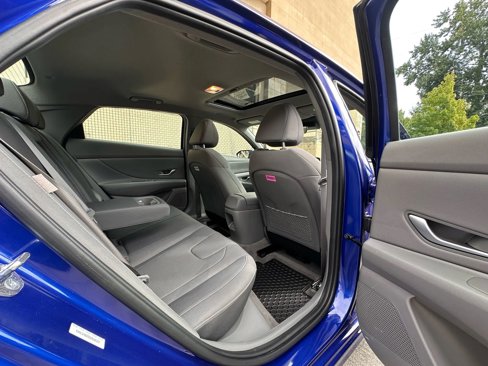Used 2025 Hyundai Elantra SEL image 29