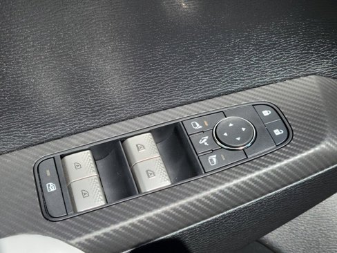 New 2025 Mitsubishi Outlander SE image 17