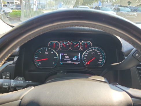 Used 2018 Chevrolet Suburban LT image 19