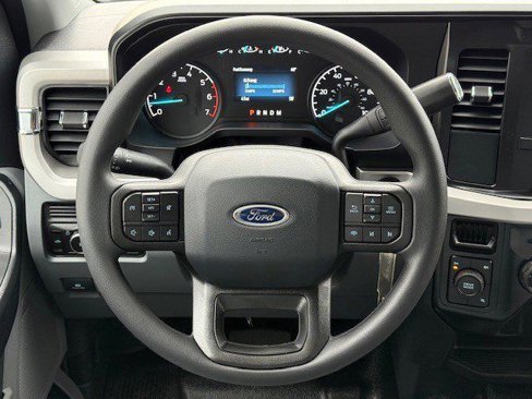 New 2025 Ford F550 4x4 Regular Cab Super Duty image 22