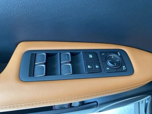 Used 2022 Lexus RX 350L FWD w/ Premium Package image 10
