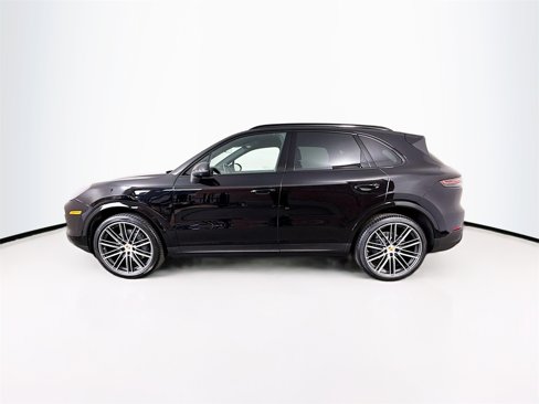 Certified 2022 Porsche Cayenne S Platinum image 2