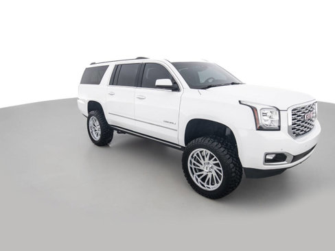 Used 2020 GMC Yukon XL Denali w/ Denali Premium Package image 3