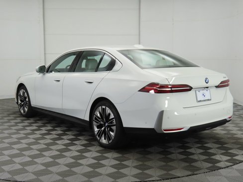 Used 2025 BMW 530i image 8