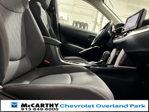 Used 2024 Toyota Corolla Cross LE image 26
