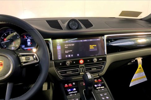 New 2026 Porsche Macan image 16