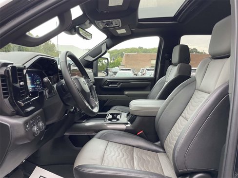 Used 2024 Chevrolet Silverado 2500 ZR2 w/ Technology Package image 14