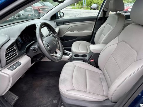 Used 2020 Hyundai Elantra Limited image 11