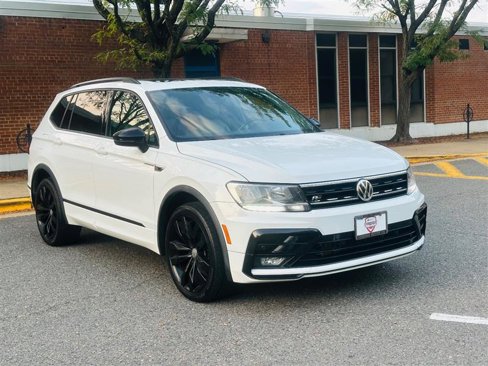 Used 2021 Volkswagen Tiguan SE R-Line image 4