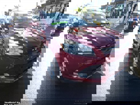 Used 2015 Ford Escape SE image 1