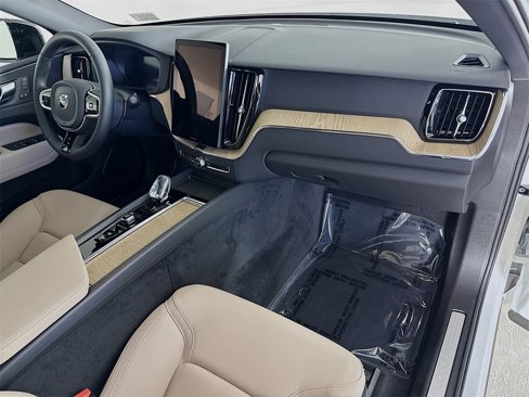 New 2026 Volvo XC60 B5 Plus w/ Climate Package PRO image 29